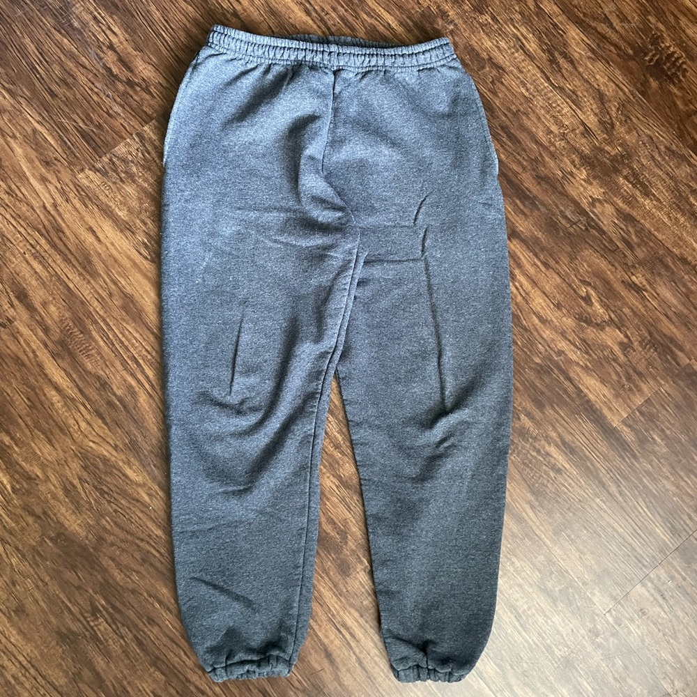 Gray jerzees cropped sweatpants